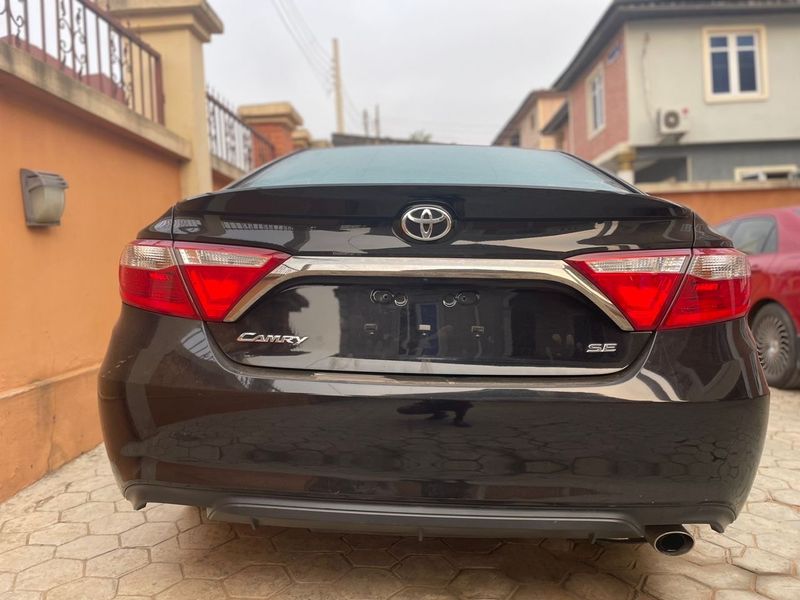 Thumbnail 6 of 2015 Toyota Camry SE